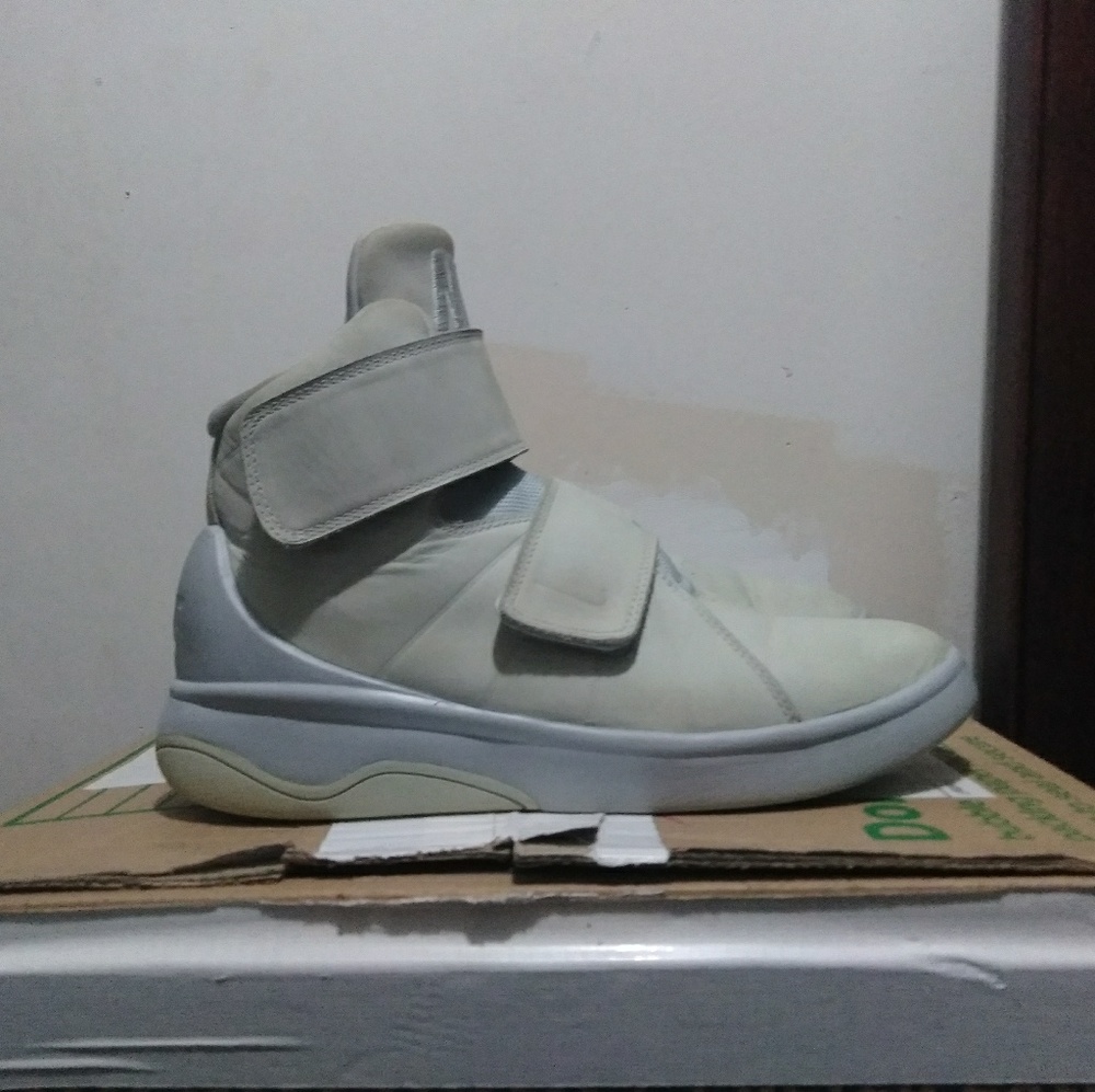 Nike Marxman Premium Basketball Sneakers